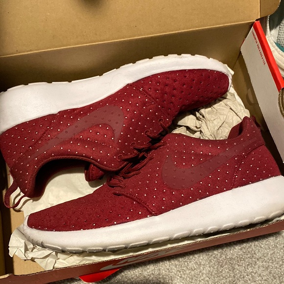 Nike Roushe One SE - Picture 2 of 5